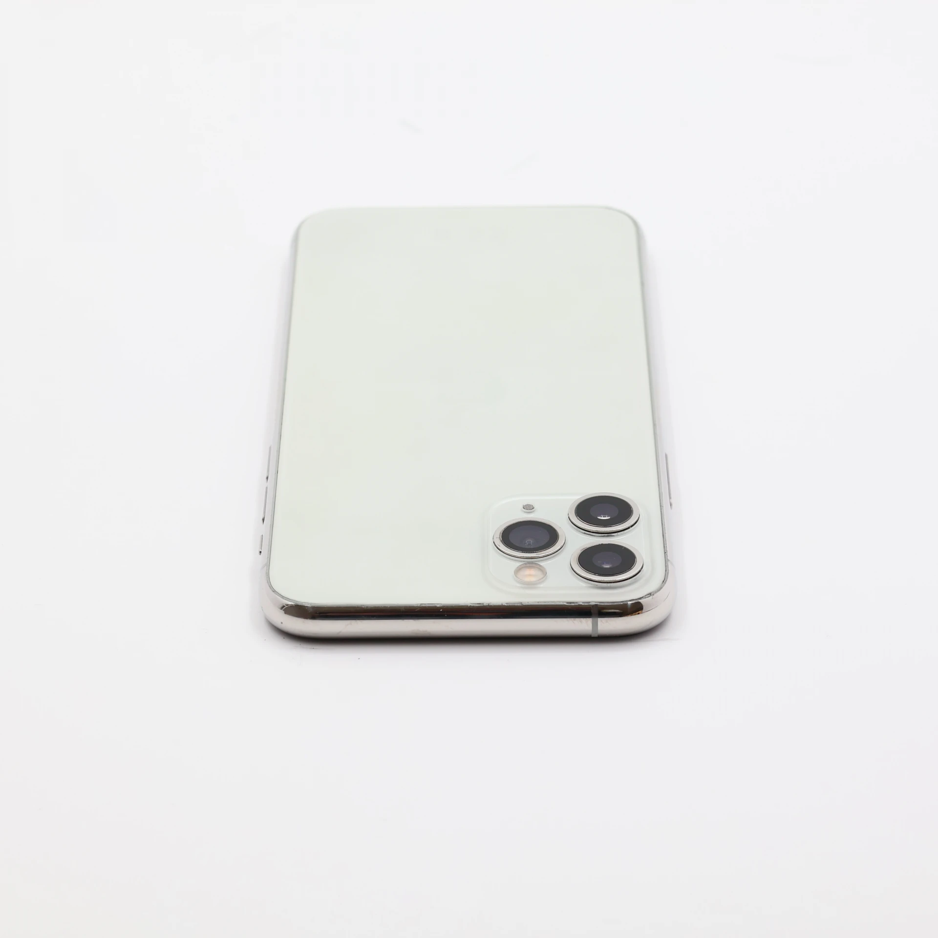 + Ajándékkal és 1 év garanciával! Felújított iPhone 11 Pro 256 GB Silver