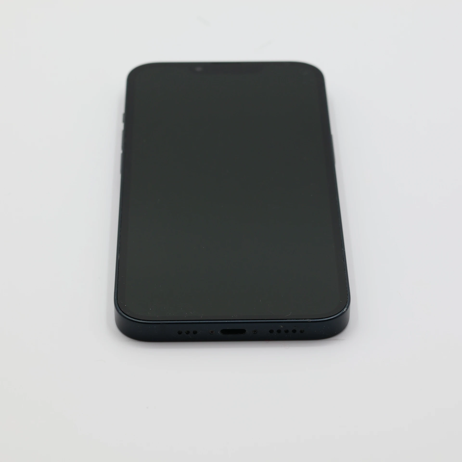 + Ajándékkal és 1 év garanciával! Felújított iPhone 13 128 GB Midnight