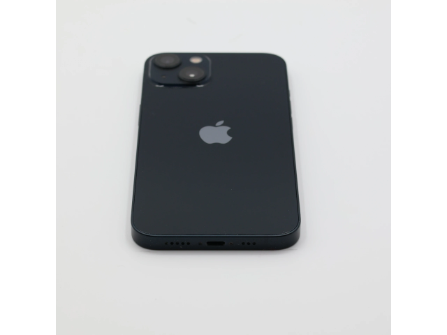 + Ajándékkal és 1 év garanciával! Felújított iPhone 13 128 GB Midnight