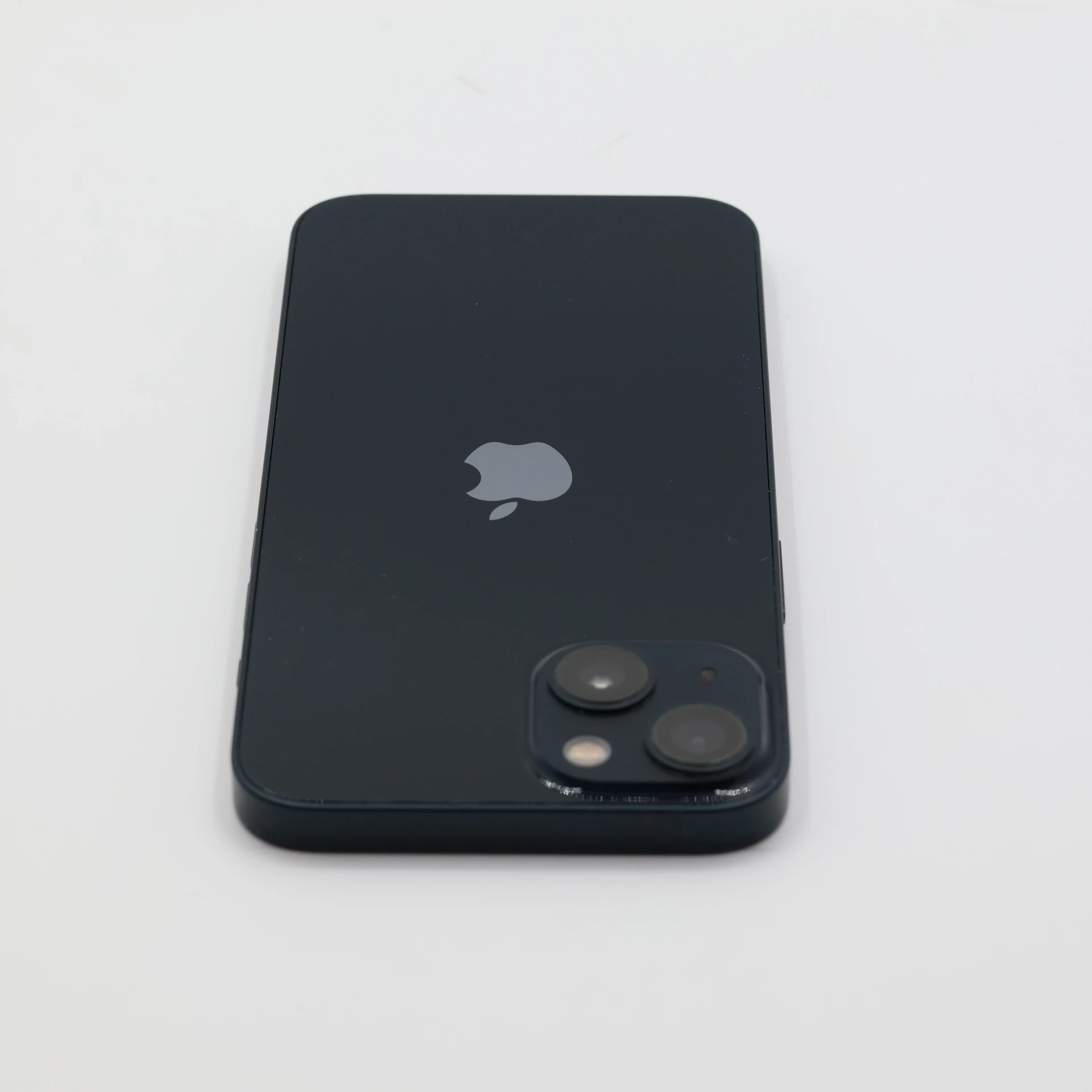 + Ajándékkal és 1 év garanciával! Felújított iPhone 13 128 GB Midnight