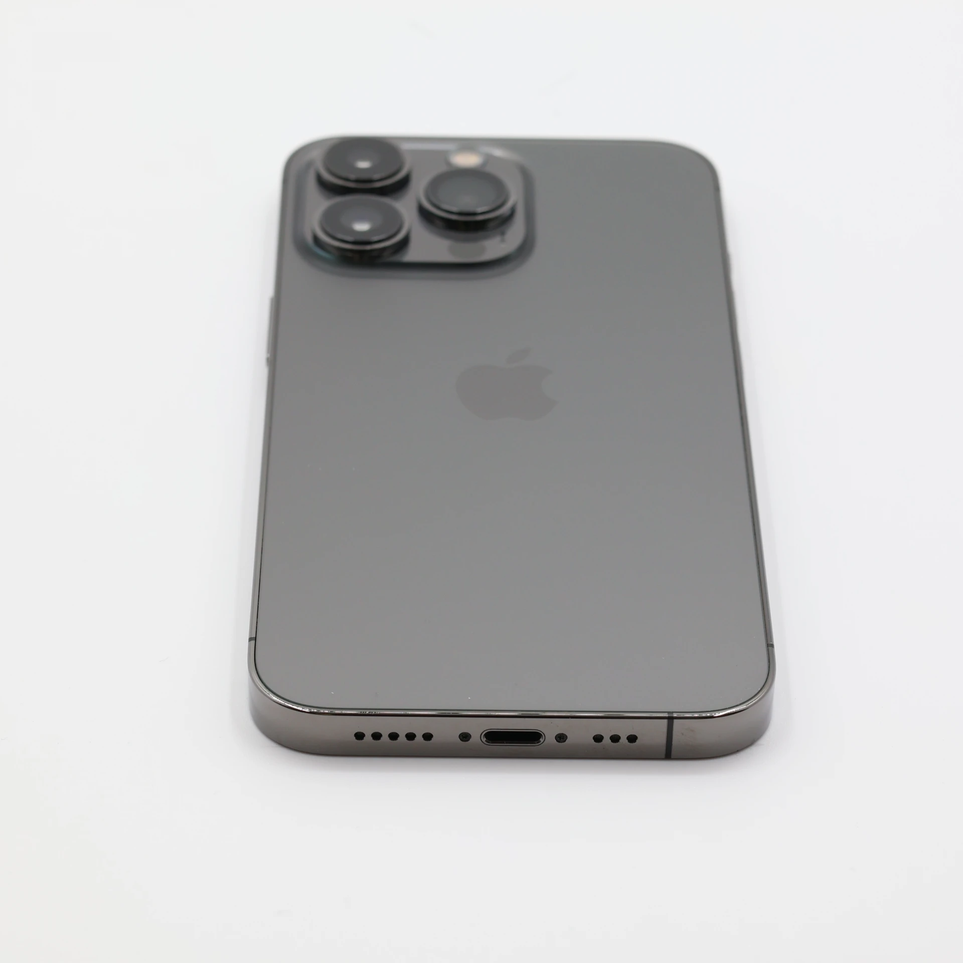 + Ajándékkal és 1 év garanciával! Felújított iPhone 13 Pro 128 GB Graphite