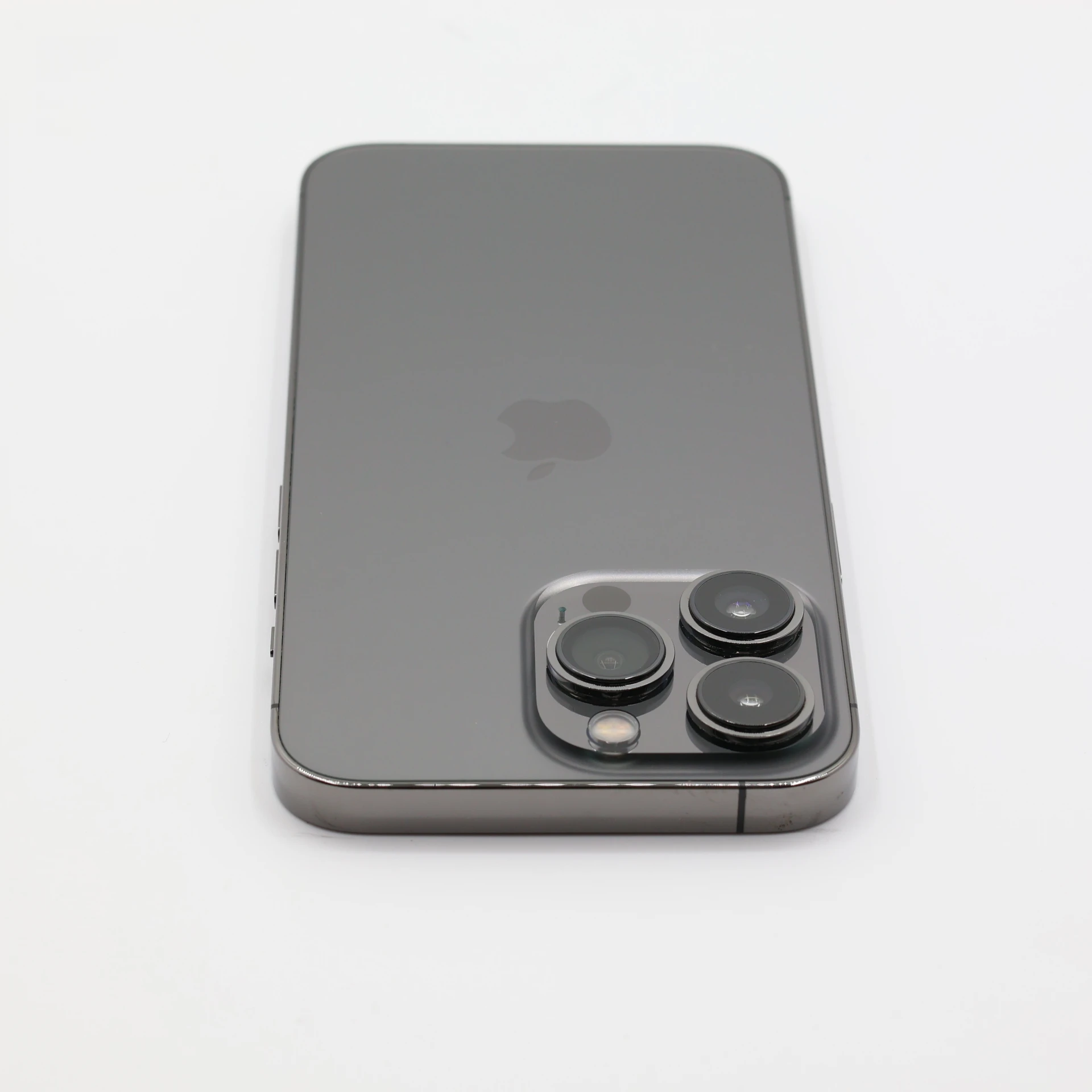 + Ajándékkal és 1 év garanciával! Felújított iPhone 13 Pro 128 GB Graphite