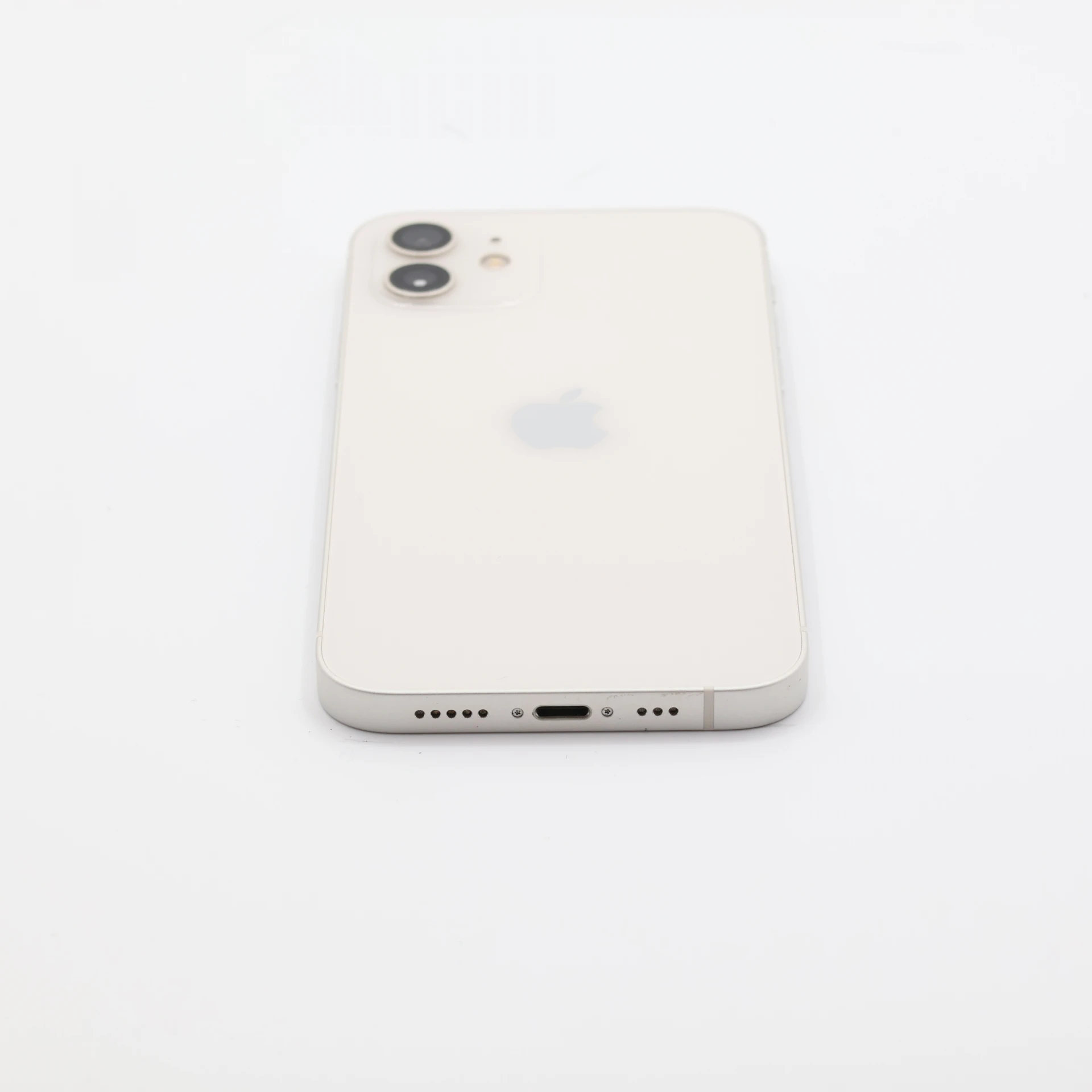 + Ajándékkal és 1 év garanciával! Felújított iPhone 12 128 GB White