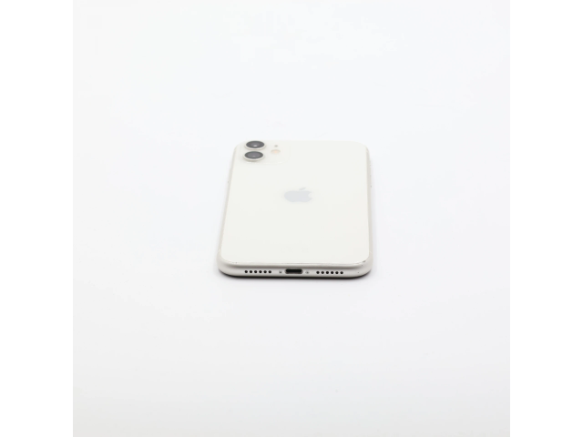 + Ajándékkal és 1 év garanciával! Felújított iPhone 11 64 GB White