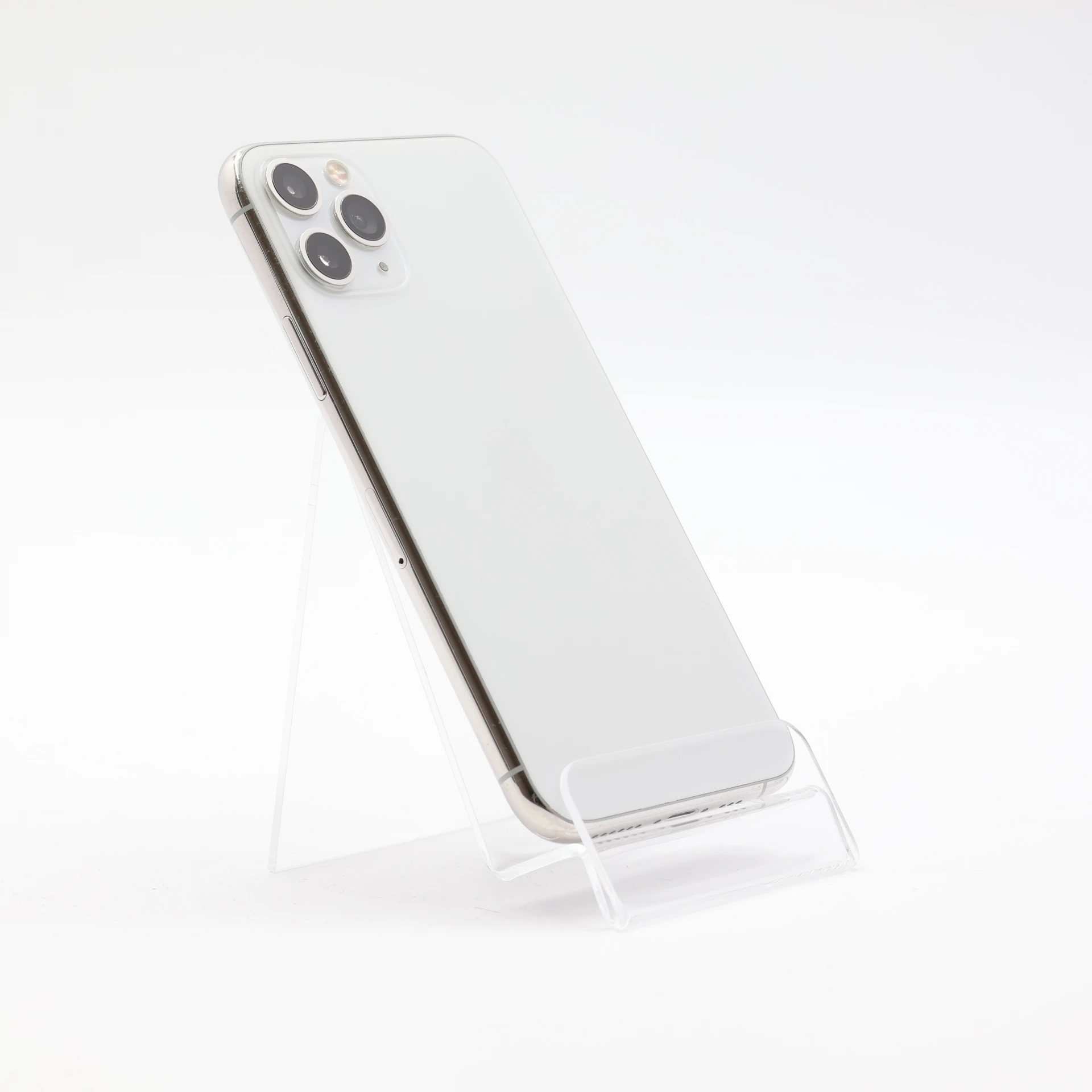 + Ajándékkal és 1 év garanciával! Felújított iPhone 11 Pro 256 GB Silver
