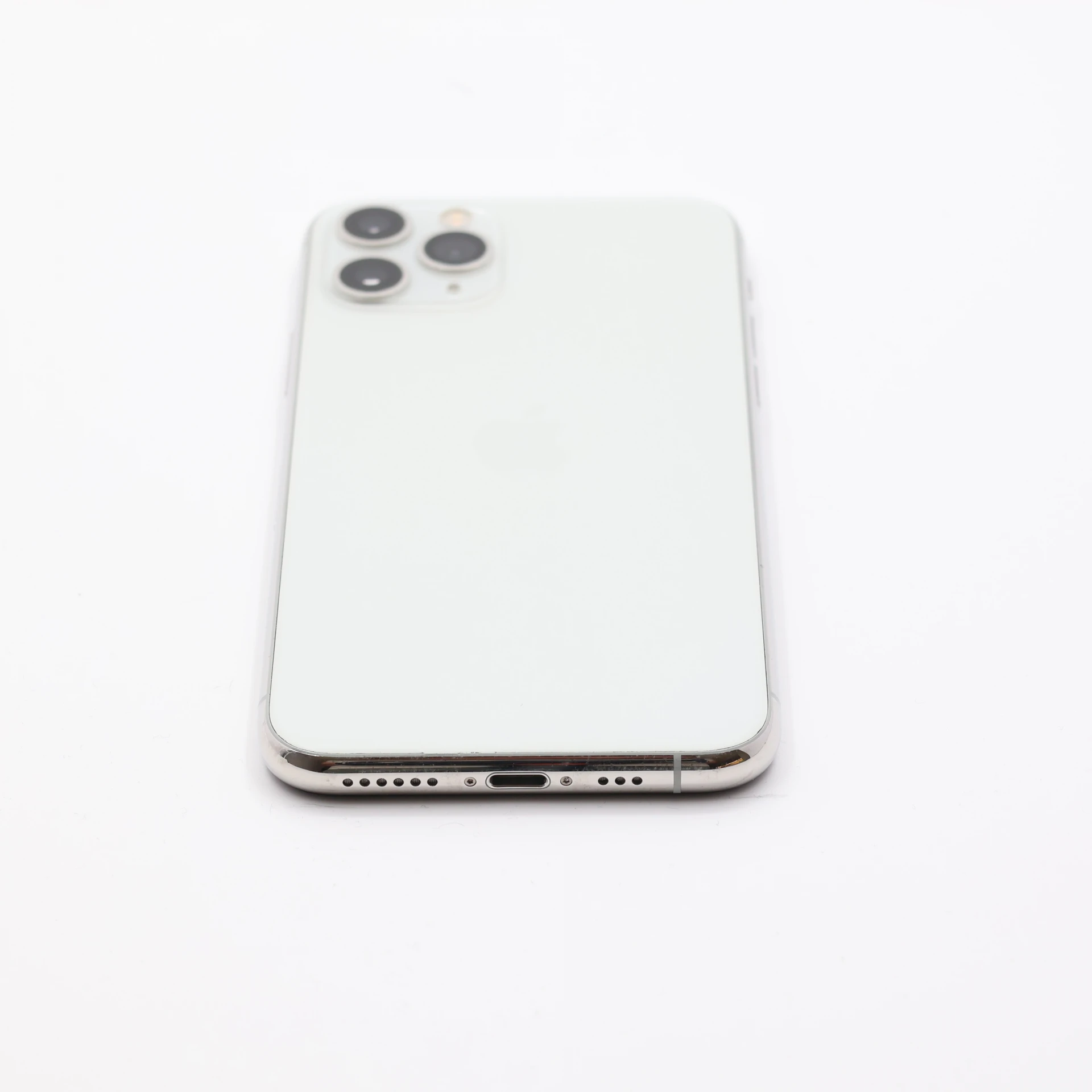 + Ajándékkal és 1 év garanciával! Felújított iPhone 11 Pro 256 GB Silver