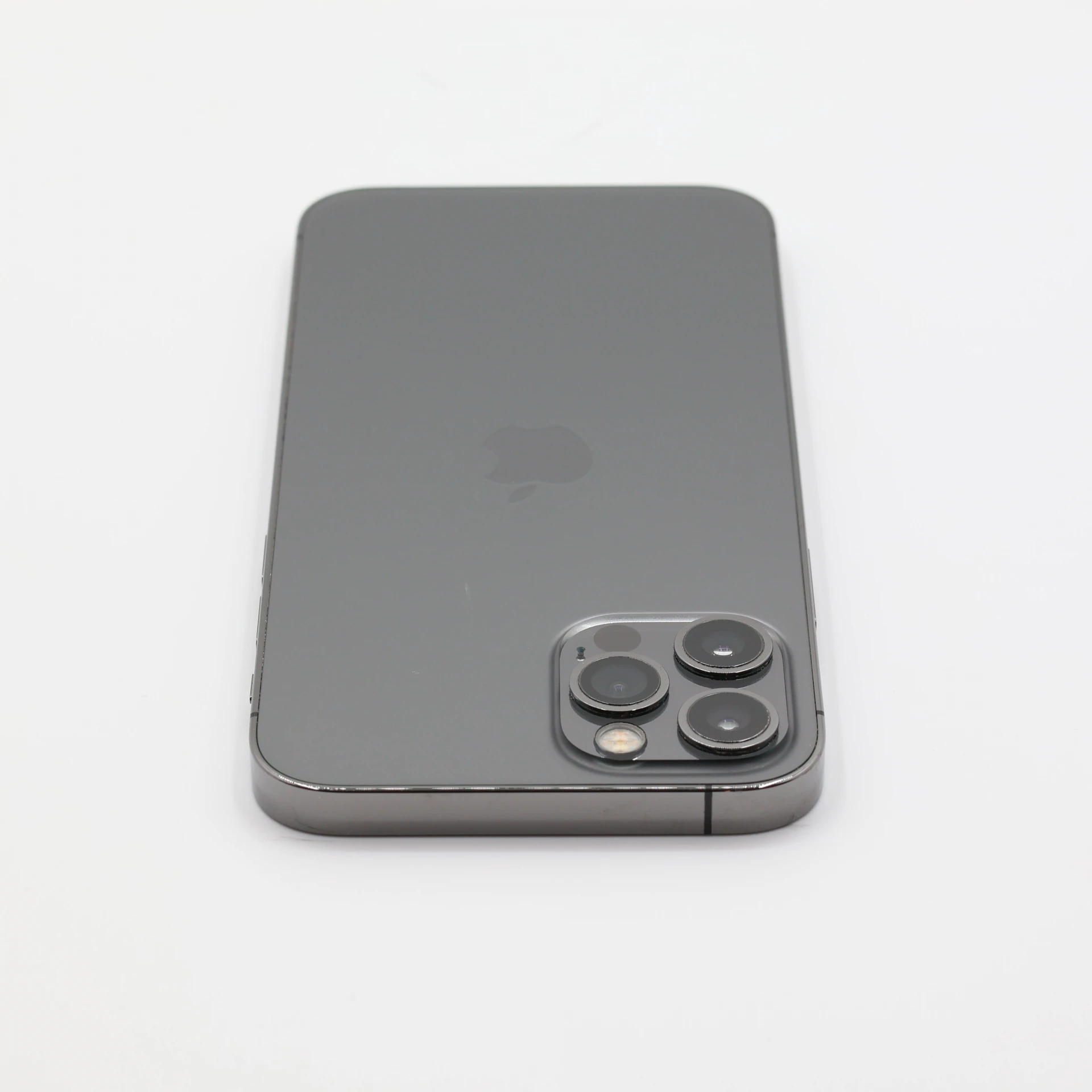+ Ajándékkal és 1 év garanciával! Felújított iPhone 12 Pro 128 GB Graphite