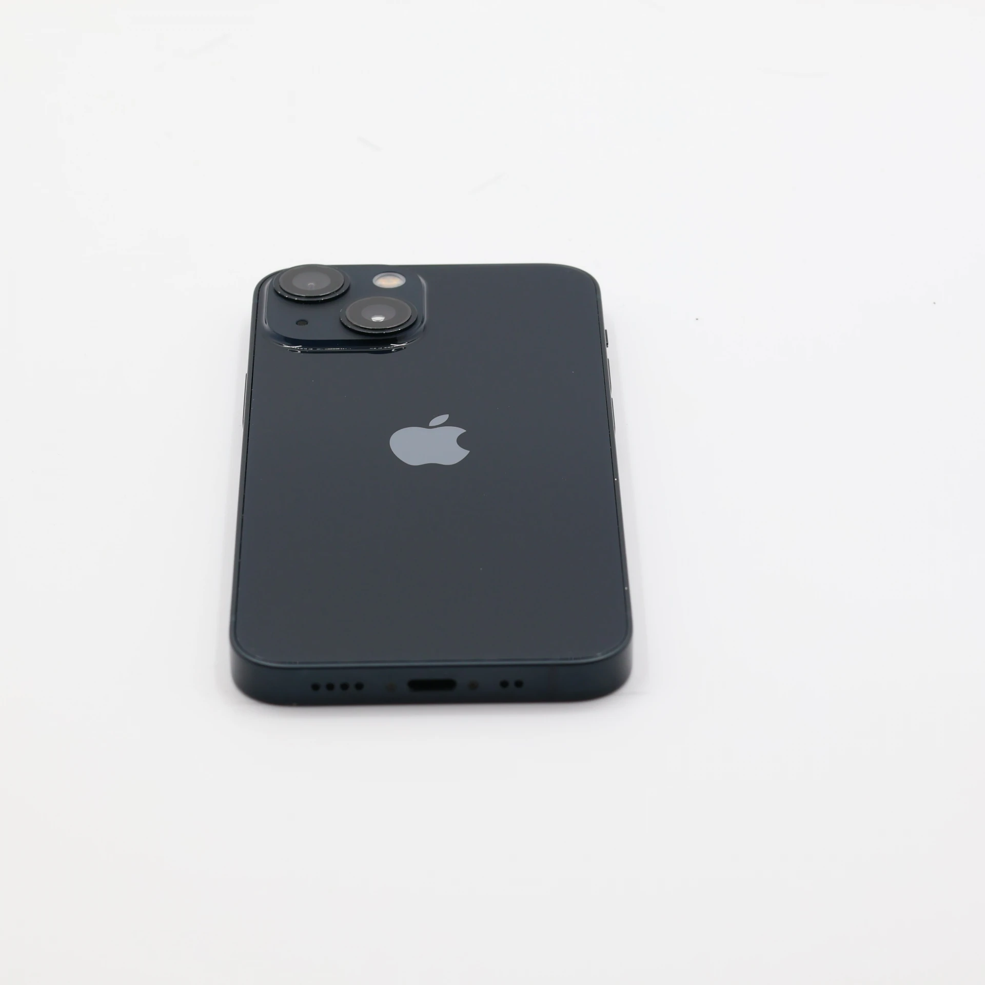 + Ajándékkal és 1 év garanciával! Felújított iPhone 13 Mini 128 GB Midnight