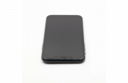 + Ajándékkal és 1 év garanciával! Felújított iPhone XR 64 GB Black