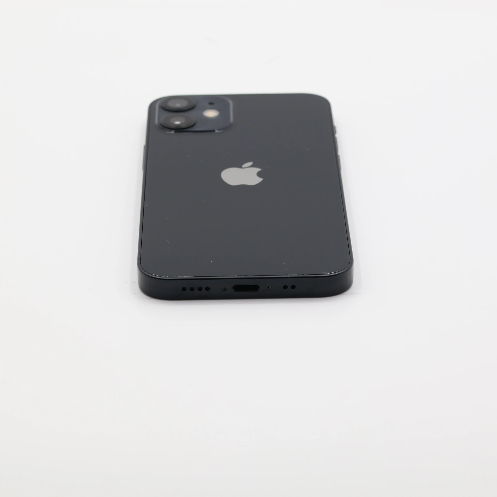 + Ajándékkal és 1 év garanciával! Felújított iPhone 12 Mini 64 GB Black