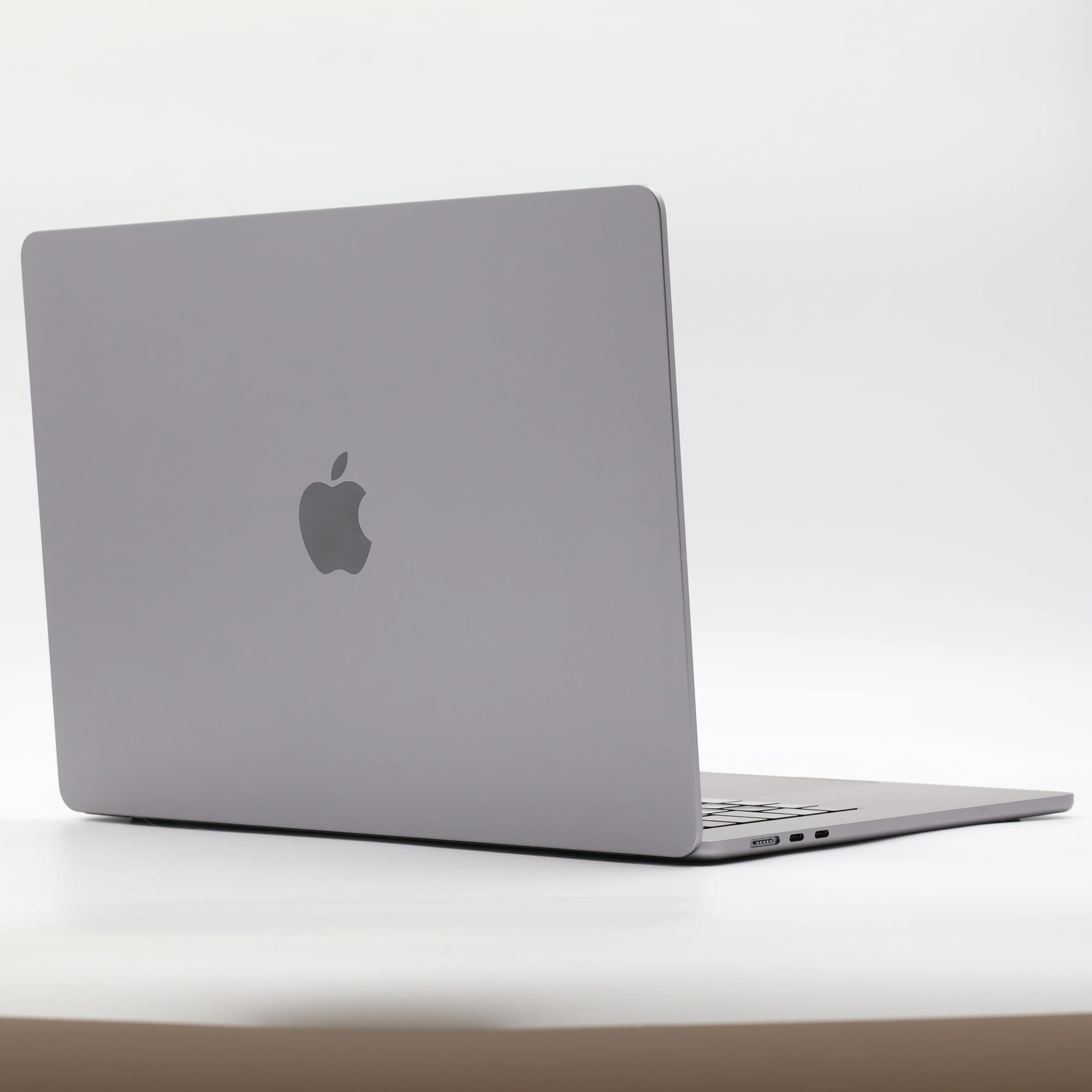 1 év garanciával! Felújított Apple Macbook AIR M3 2023 512 GB Space Gray