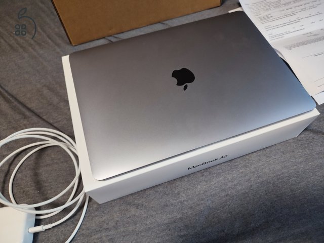 MacBook Air (M1,2020) 256GB, 8GB RAM Space grey , Garanciával 