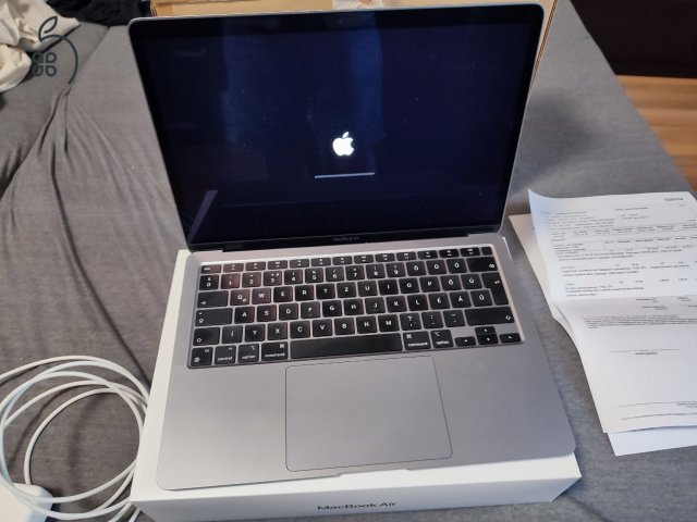 MacBook Air (M1,2020) 256GB, 8GB RAM Space grey , Garanciával 