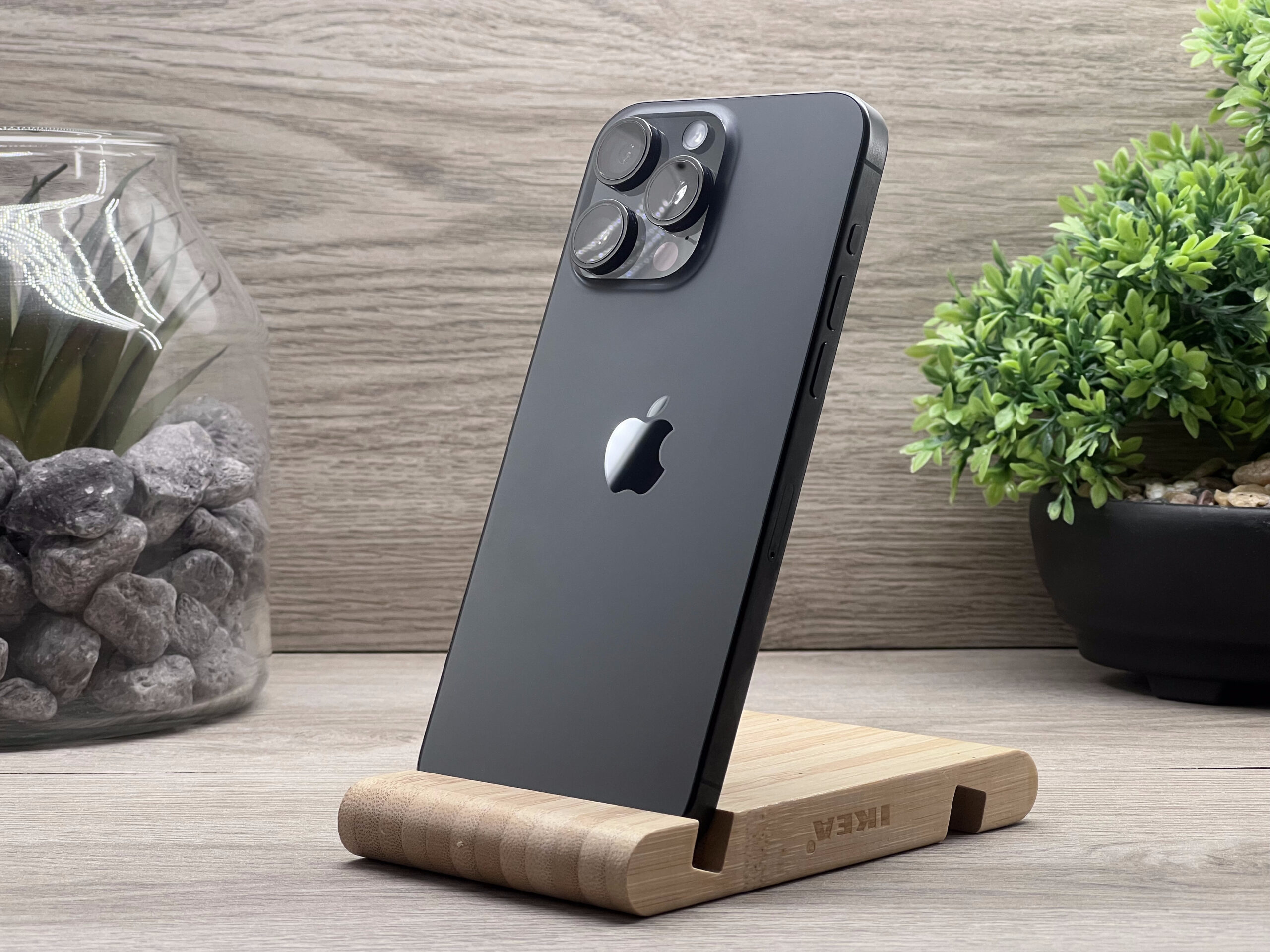 Hibátlan iPhone 15 Pro Max Black Titanium 256GB 2 ÉV Garanciával Számlával 91% Akku