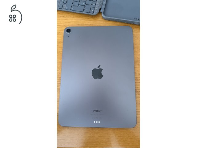 iPad Air 5 wifi 64gb + Apple Pencil 2 + Logitech combo Touch billentyüzet