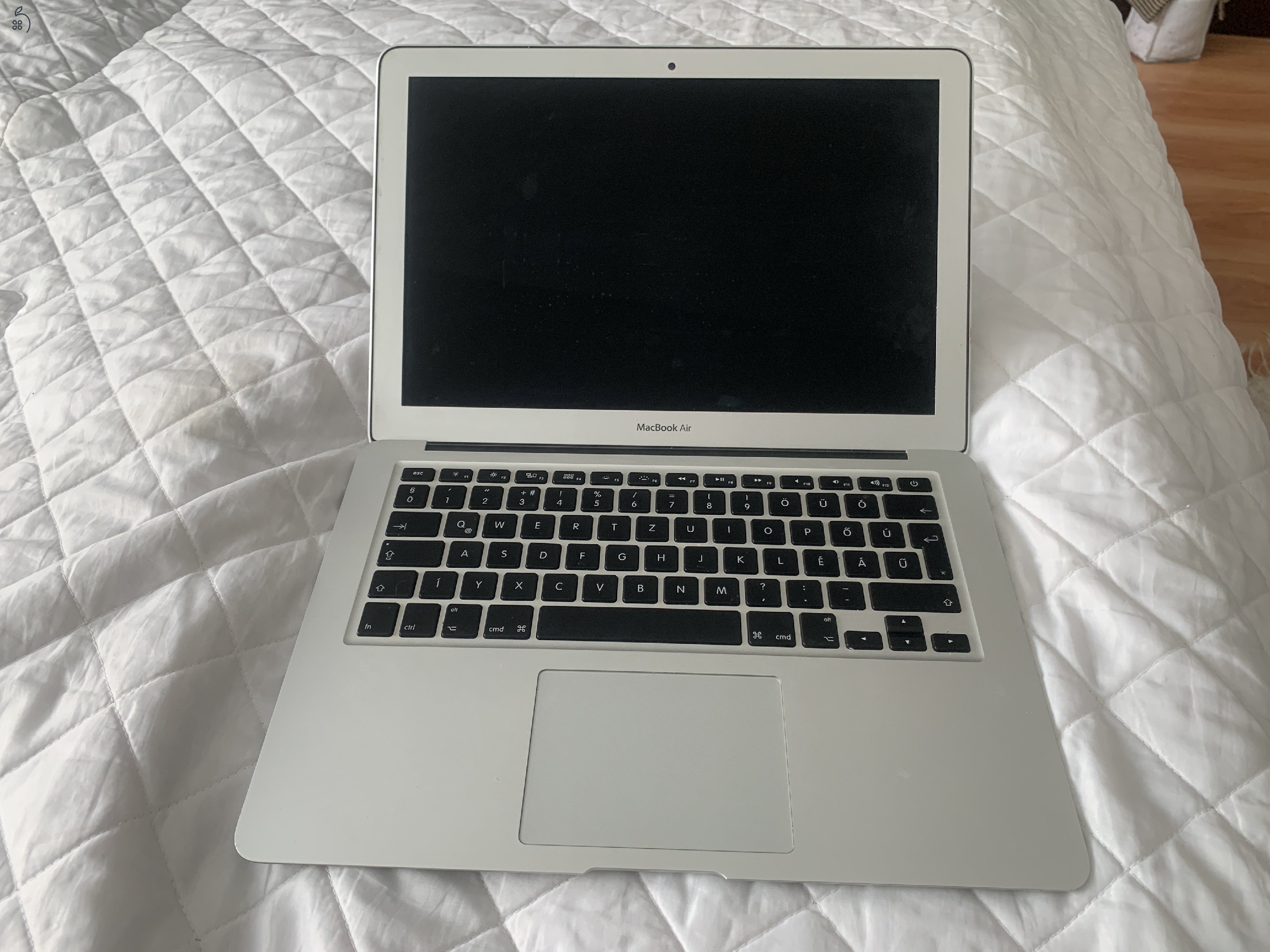 Macbook Air (13 inch, Early 2015)