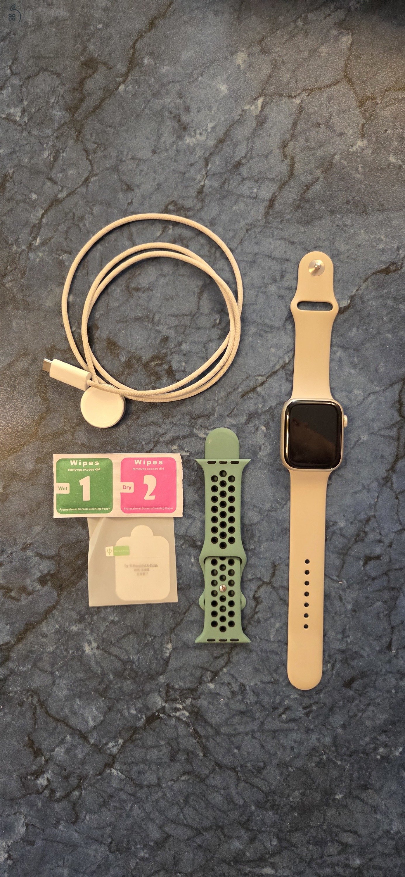 APPLE Watch Series 9 GPS + Cellular 45mm 97% akku