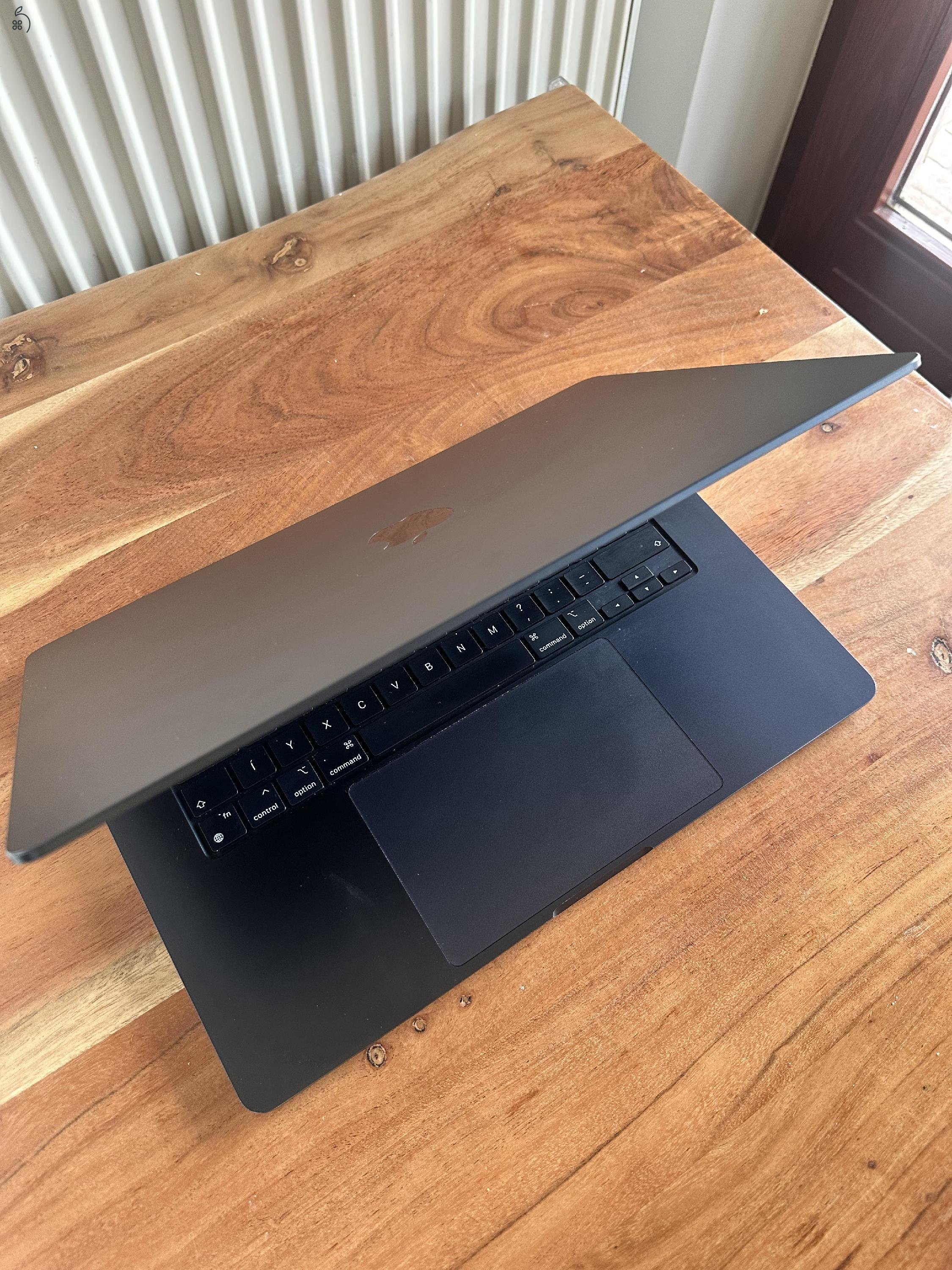 Újszerű Állapotban MacBook Air 15