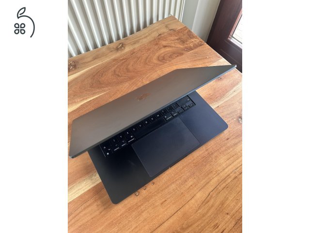 Újszerű Állapotban MacBook Air 15