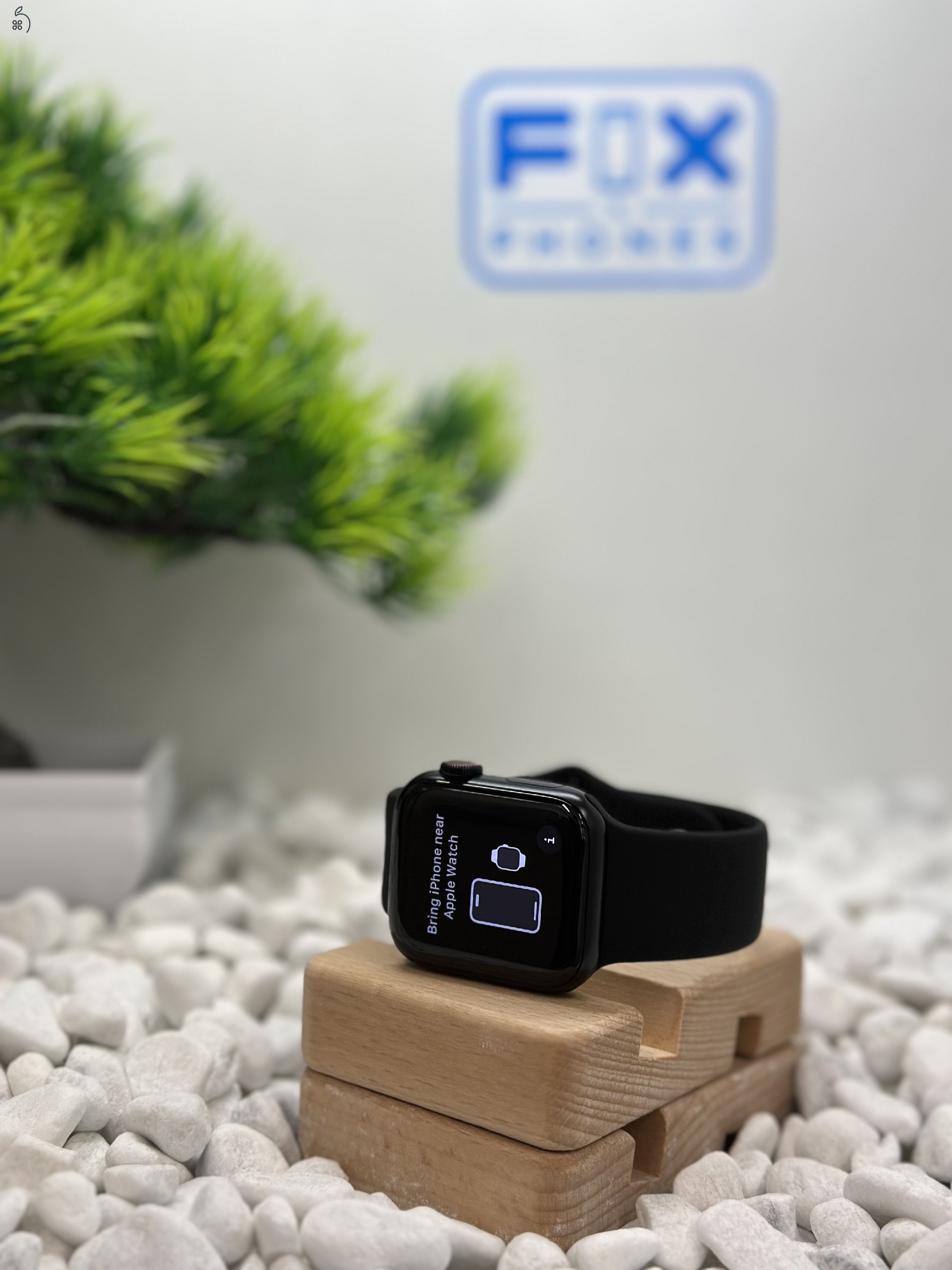 Series SE 2gen 40mm LTE 100% akkumulátor Újszerű állapot