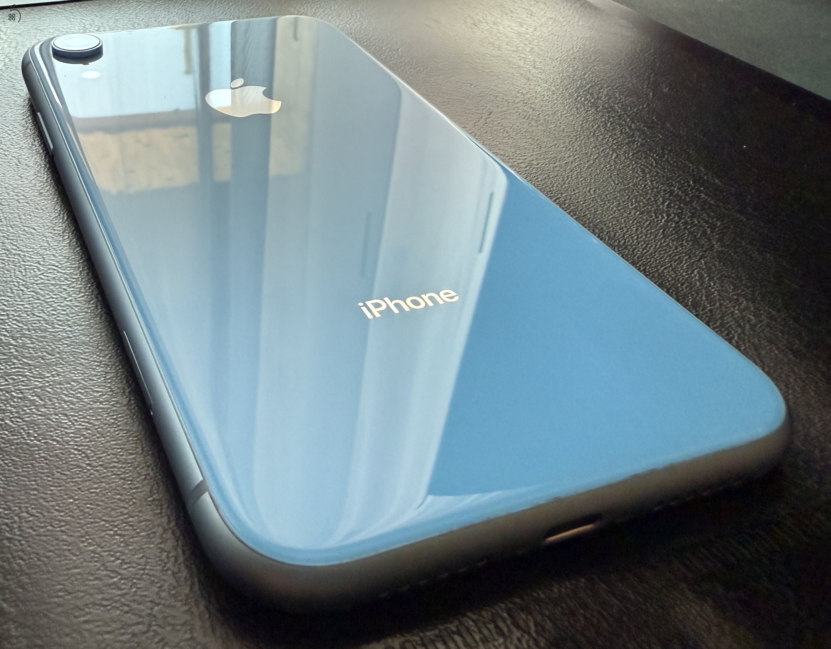 Apple iPhone XR 64GB nagyon szép kártyafüggetlen első tulajtól