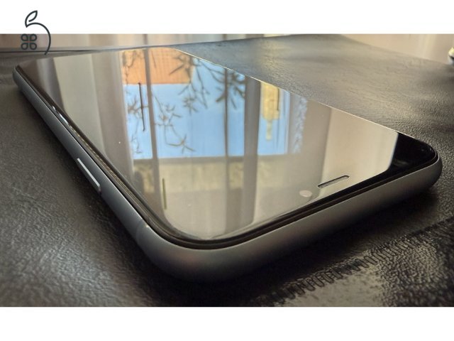 Apple iPhone XR 64GB nagyon szép kártyafüggetlen első tulajtól