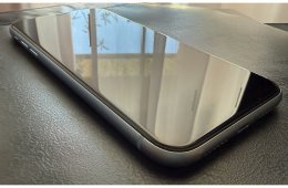 Apple iPhone XR 64GB nagyon szép kártyafüggetlen első tulajtól