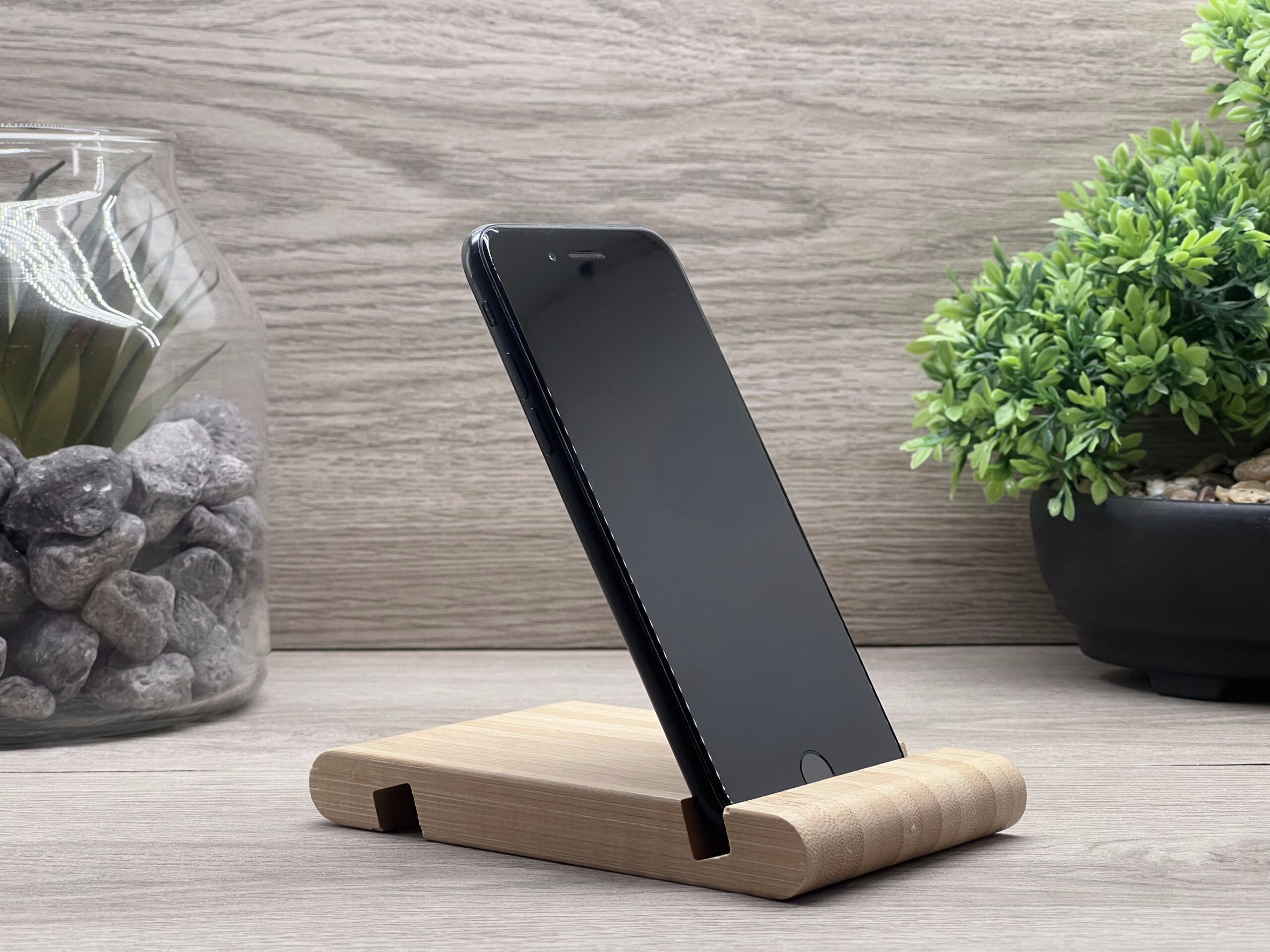 iPhone SE2020 Black 64GB 2 ÉV Garanciával Számlával Aksi 92%