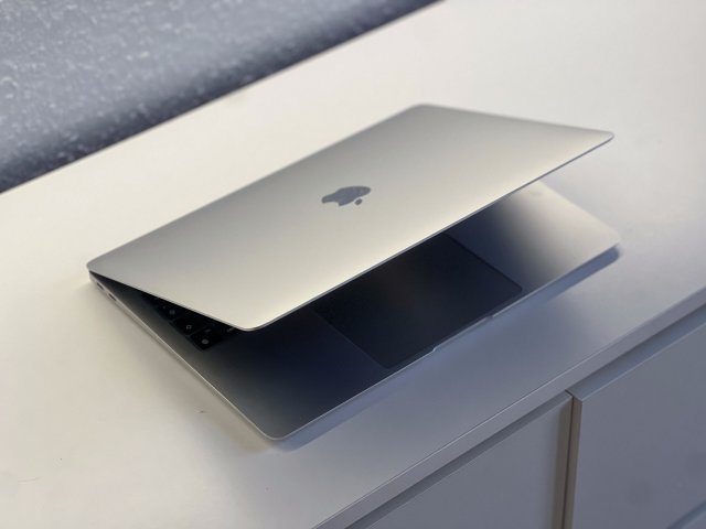 MacBook Air 2020 13 256GB 2 ÉV Garanciával Számlával