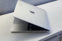 MacBook Air 2020 13 256GB 2 ÉV Garanciával Számlával