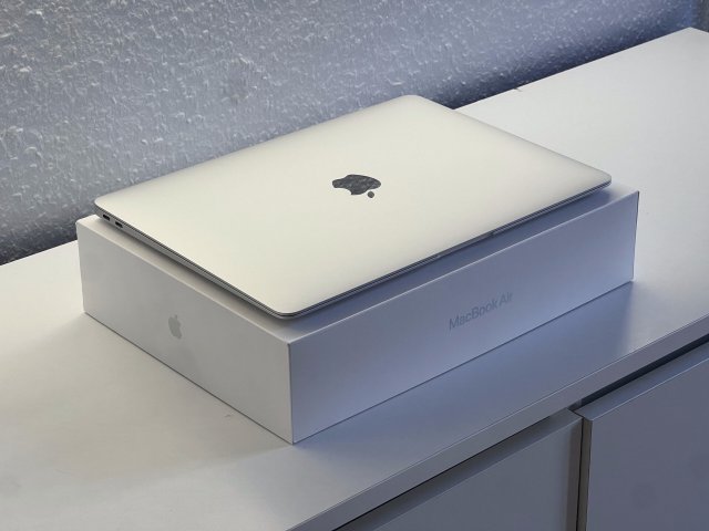 MacBook Air 2020 13 M1 256GB 2 ÉV Garanciával Számlával