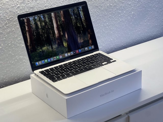 MacBook Air 2020 13 M1 256GB 2 ÉV Garanciával Számlával