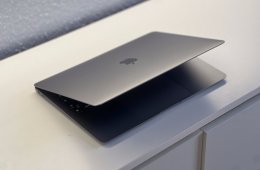 MacBook Air 2020 13 M1 256GB 2 ÉV Garanciával Számlával Aksi 97%