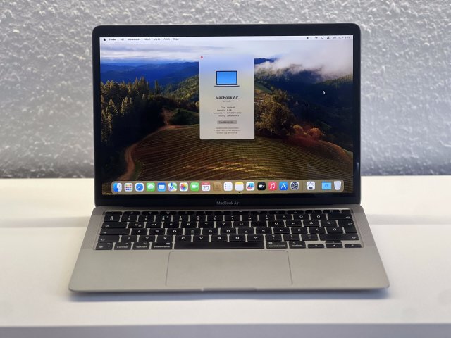 MacBook Air 2020 13 M1 256GB 2 ÉV Garanciával Számlával Aksi 97%