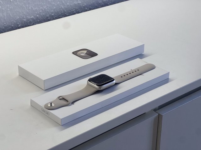 Apple Watch S9 Starlight 41MM 2 ÉV Garanciával Számlával Aksi 96%