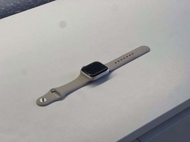 Apple Watch S8 Silver 41MM 2 ÉV Garanciával Számlával Aksi 94%