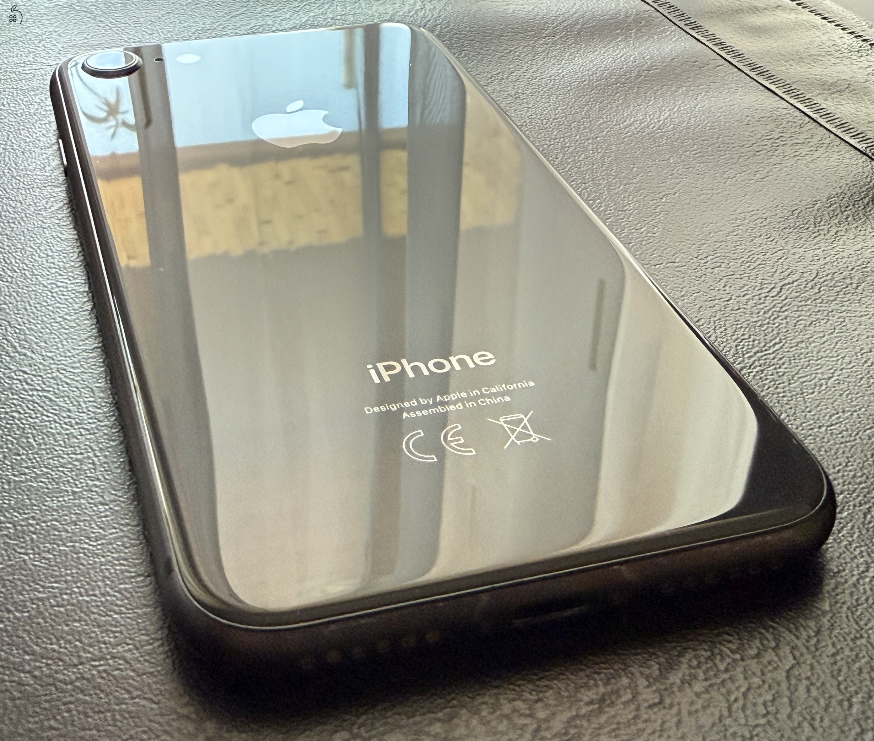 Apple iPhone 8 64GB szép kártyafüggetlen 