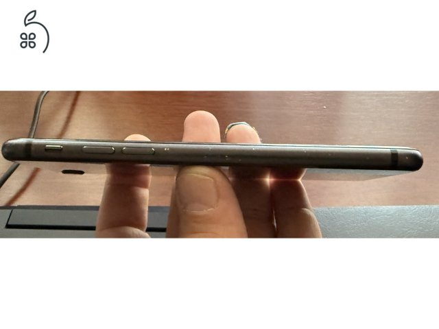 Apple iPhone 8 64GB szép kártyafüggetlen 