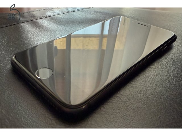 Apple iPhone 8 64GB szép kártyafüggetlen 