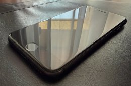 Apple iPhone 8 64GB szép kártyafüggetlen 