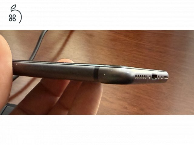 Apple iPhone 8 64GB szép kártyafüggetlen 