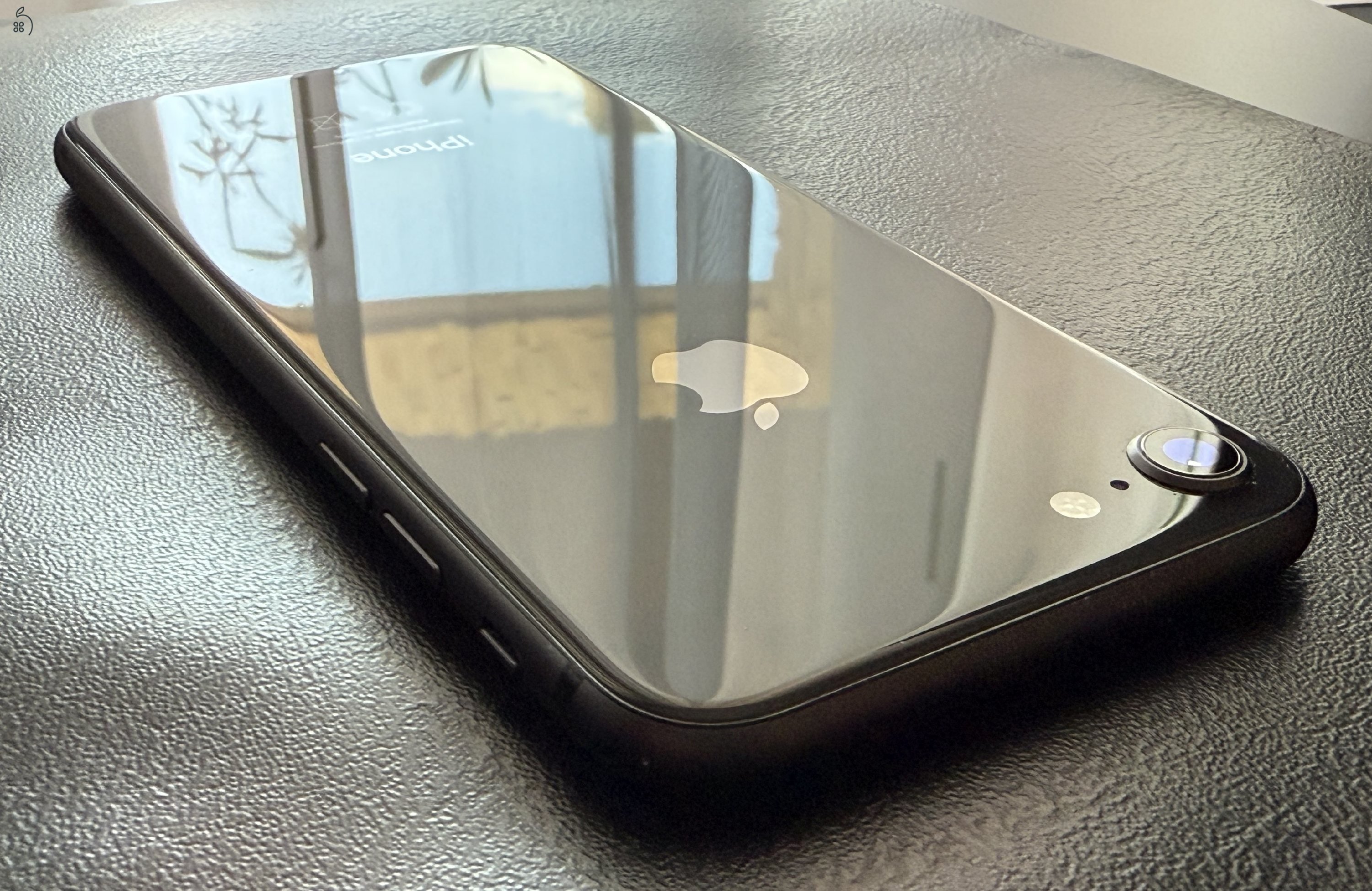 Apple iPhone 8 64GB szép kártyafüggetlen 