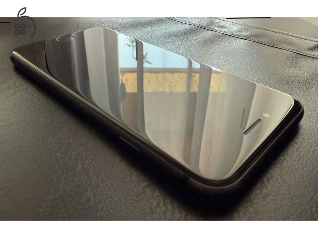 Apple iPhone 8 64GB szép kártyafüggetlen 