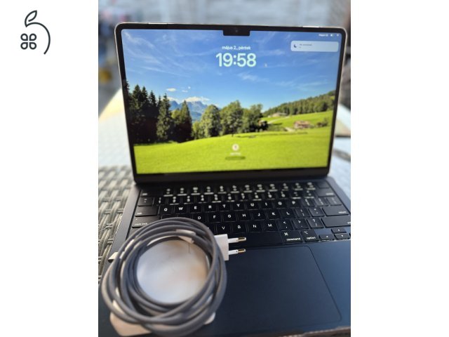 MacBook Air M3 2024