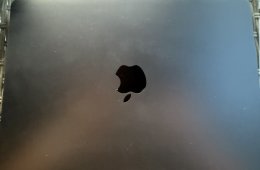 MacBook Air M3 2024