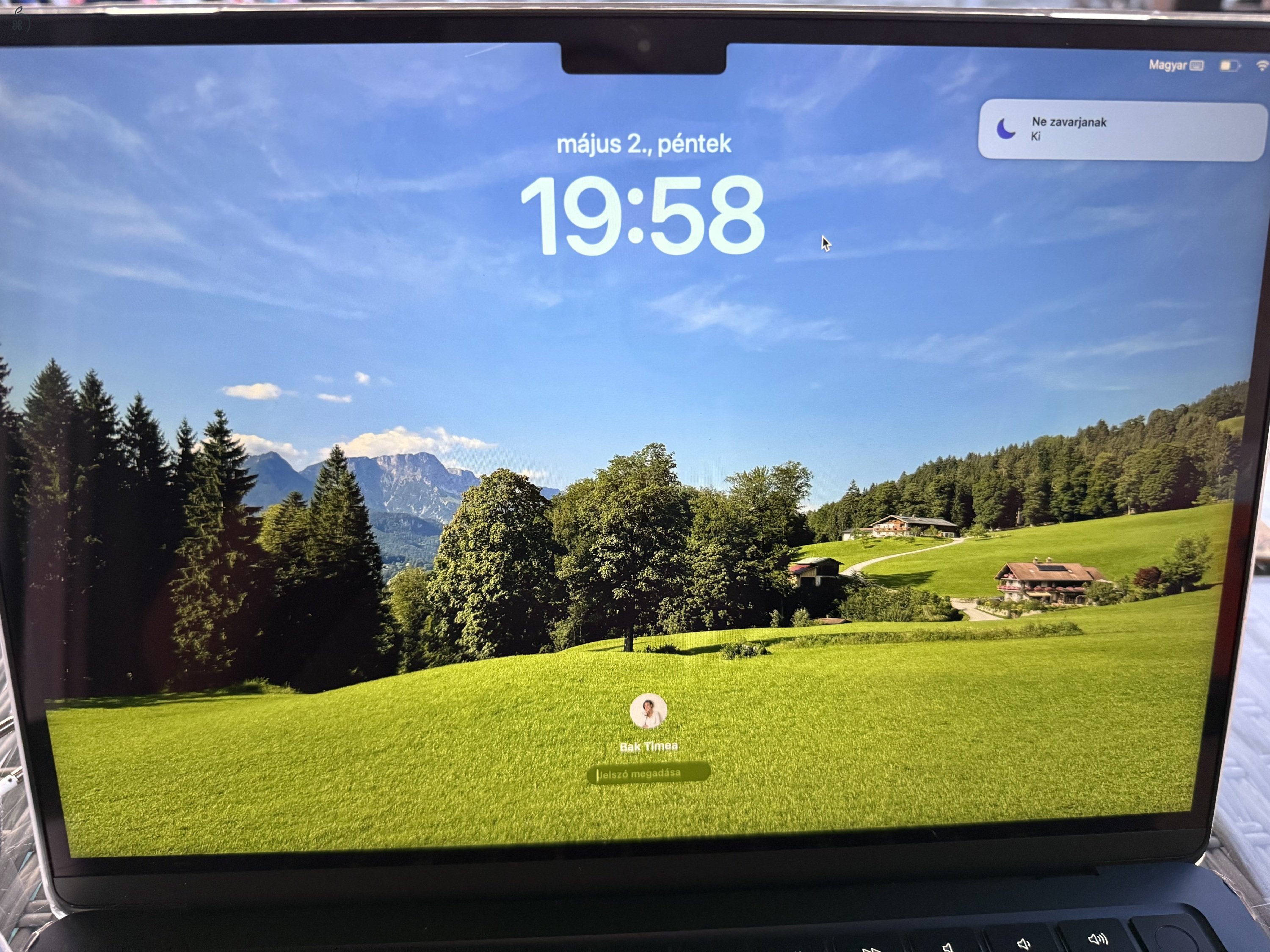 MacBook Air M3 2024