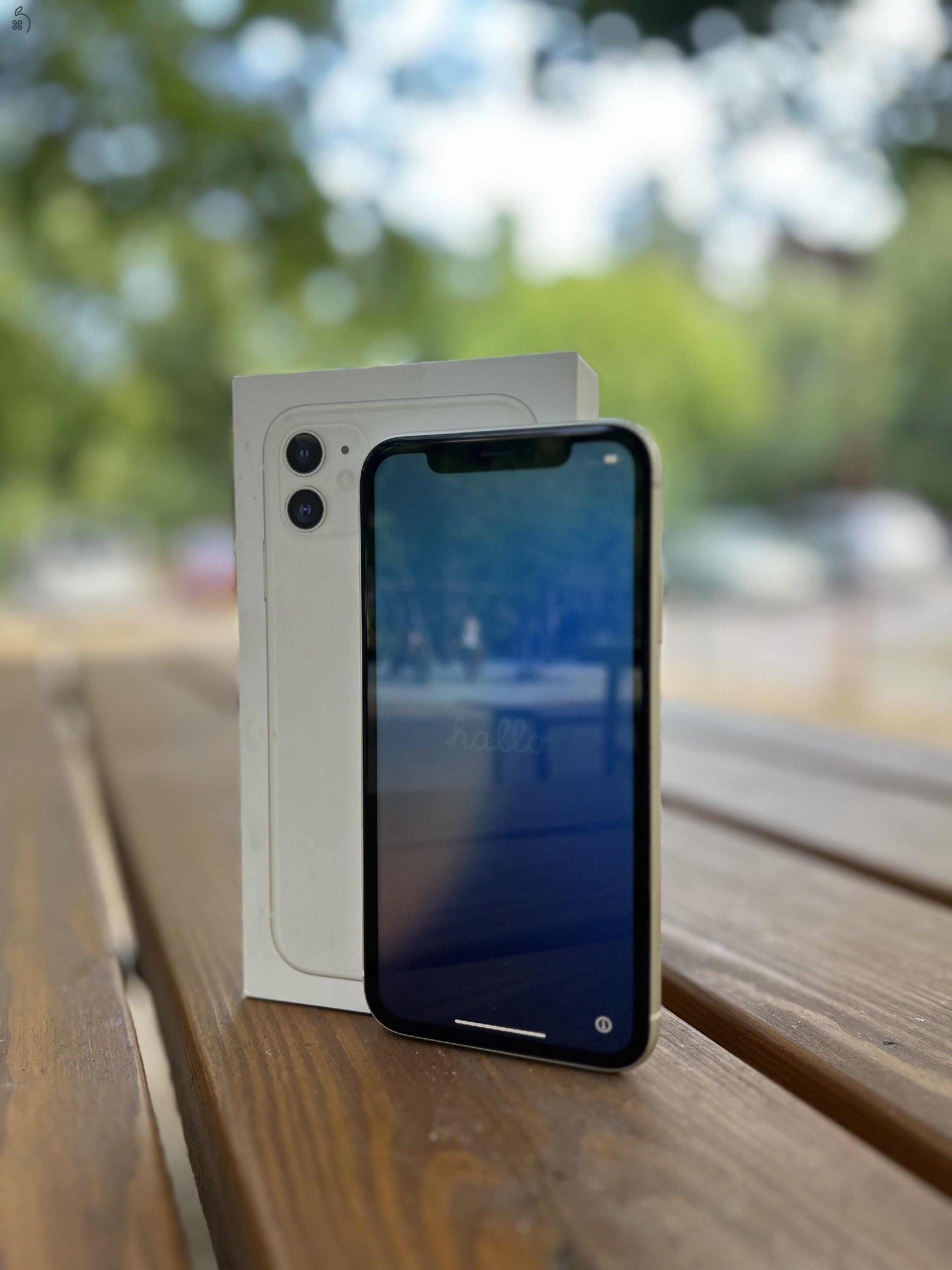 Fehér iPhone 11 Budapesten!
