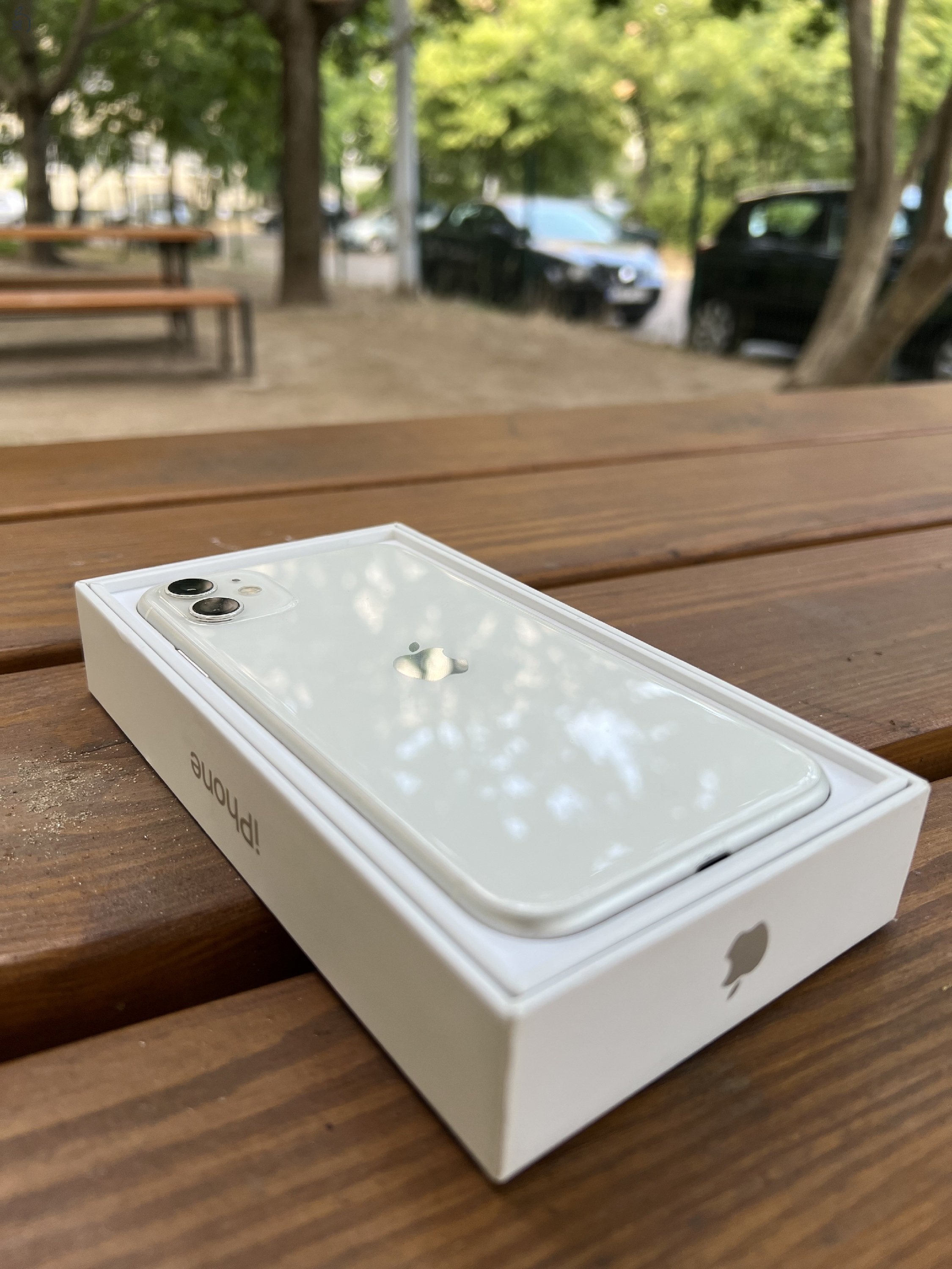 Fehér iPhone 11 Budapesten!