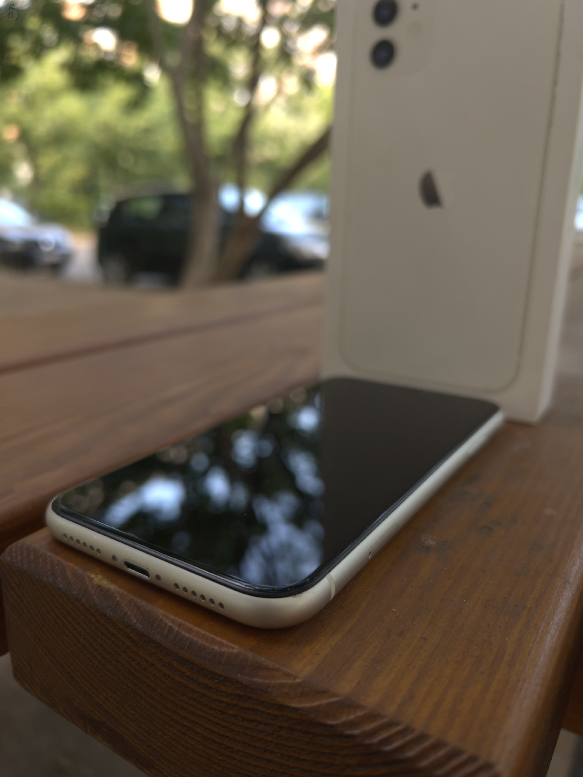 Fehér iPhone 11 Budapesten!