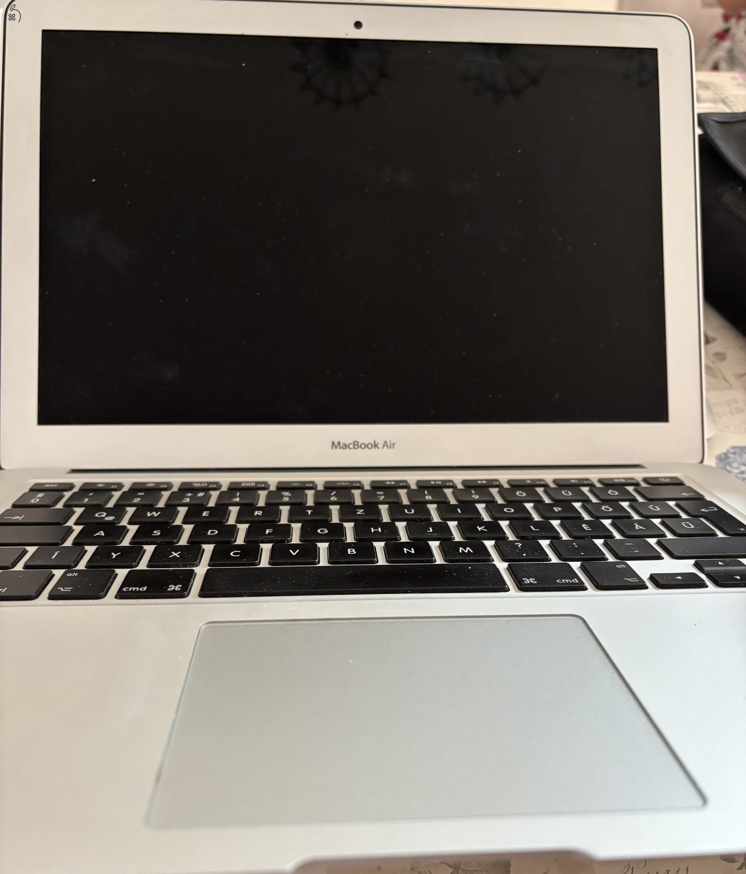 Eladó MacBook Air 13” (2015) – i5 / 8GB / 128GB SSD